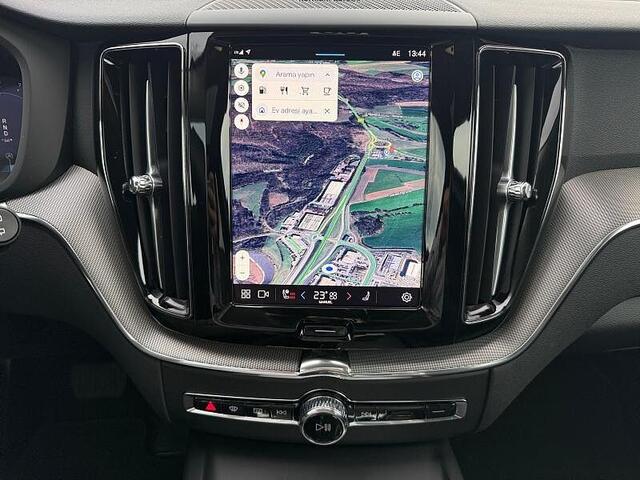 Volvo XC60 B4 PLUS DARK B4 Mild Hybrid