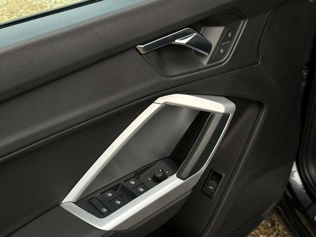 Audi Q3 35 TFSI S line tronic LASER/COCKPIT/CAMERA/CARPLAY