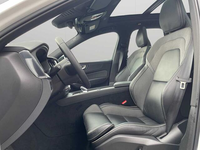 Volvo XC60 II XC60 Plus, B4 Mild-Hybrid, Benzin, Dark