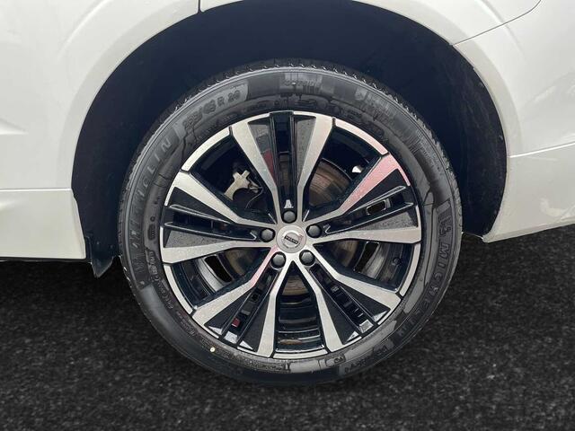 Volvo XC60 II XC60 Plus, B4 Mild-Hybrid, Benzin, Dark