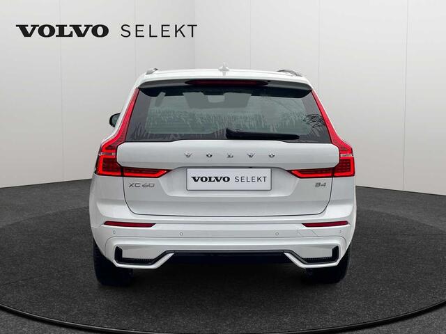 Volvo XC60 II XC60 Plus, B4 Mild-Hybrid, Benzin, Dark