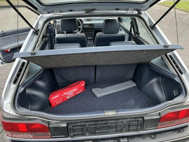 Mazda 323 1.5 GLX