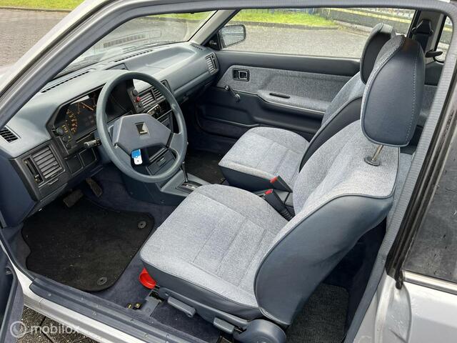 Mazda 323 1.5 GLX