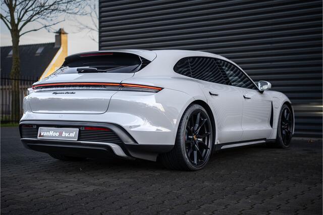 Porsche Taycan Turbo Sport Turismo - Krijt - Display - Sport Sound
