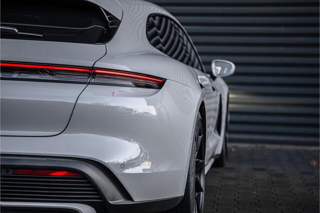 Porsche Taycan Turbo Sport Turismo - Krijt - Display - Sport Sound