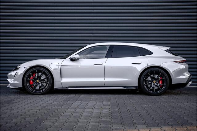 Porsche Taycan Turbo Sport Turismo - Krijt - Display - Sport Sound