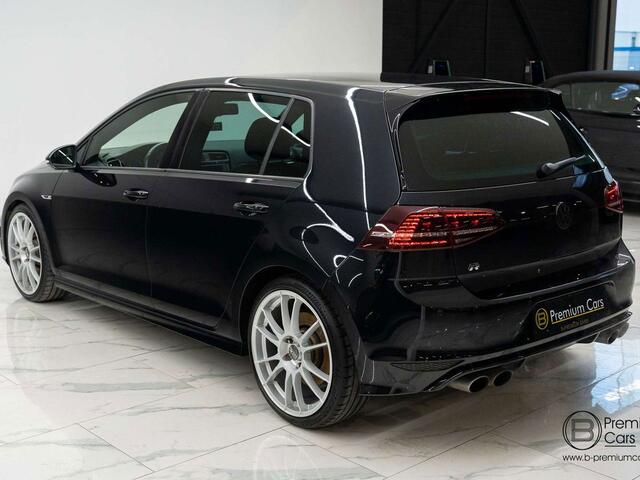 Volkswagen Golf R 2.0 DSG 4 Motion ACC 19 OZ wheels Alcantara