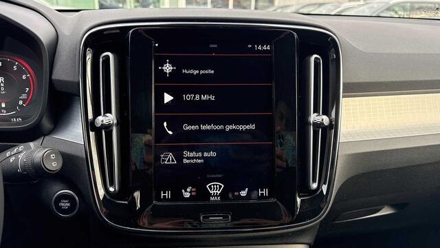 Volvo XC40 Momentum Pro B4 mildhybrid 3YEAR WARRANTY