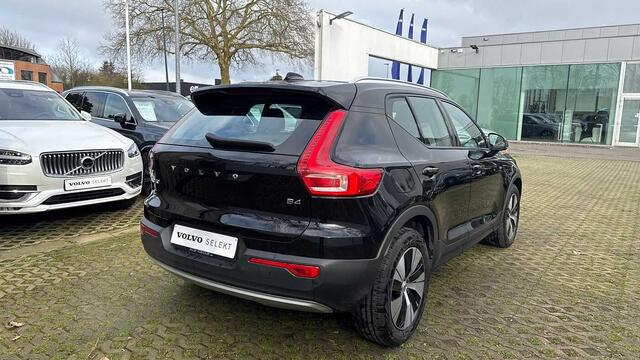 Volvo XC40 Momentum Pro B4 mildhybrid 3YEAR WARRANTY