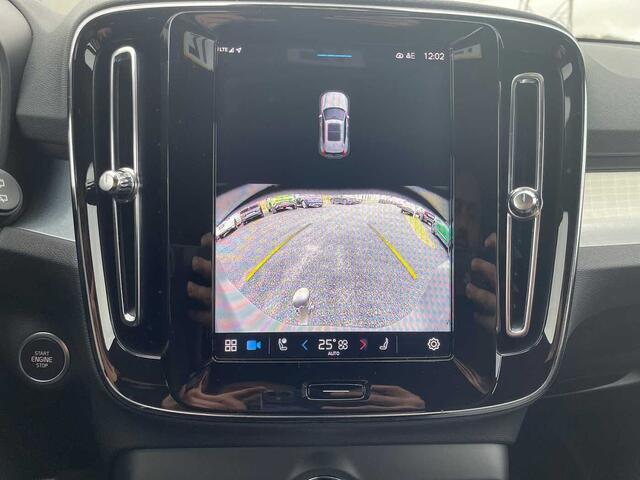 Volvo XC40 Plus, B4 Mild hybride, Benzine, Dark