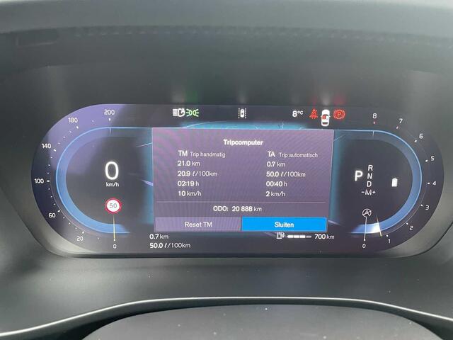 Volvo XC40 Plus, B4 Mild hybride, Benzine, Dark