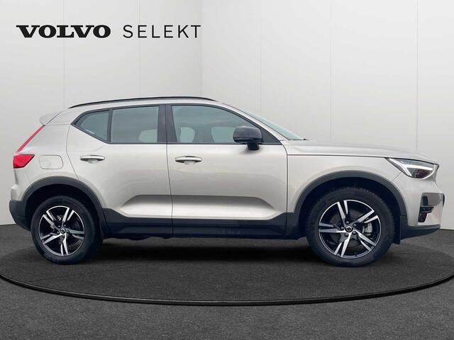 Volvo XC40 Plus, B4 Mild hybride, Benzine, Dark