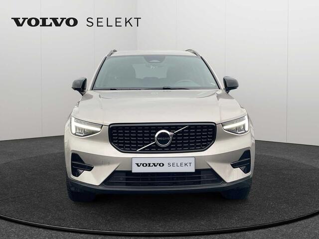 Volvo XC40 Plus, B4 Mild hybride, Benzine, Dark