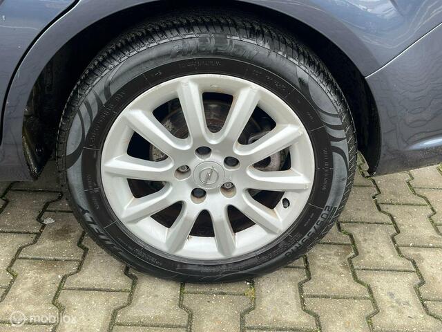 Opel Zafira TREKHAAK CARPLAY APK AIRCO 7PERS CRUISE 270D KM