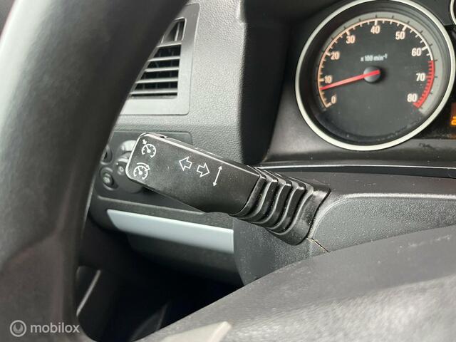 Opel Zafira TREKHAAK CARPLAY APK AIRCO 7PERS CRUISE 270D KM