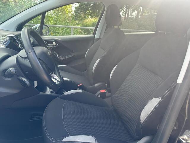Peugeot 208 1.2 PureTech Style20145-deursNaviNAP 1 jaar APK