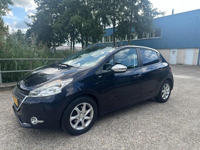 Peugeot 208 1.2 PureTech Style20145-deursNaviNAP 1 jaar APK