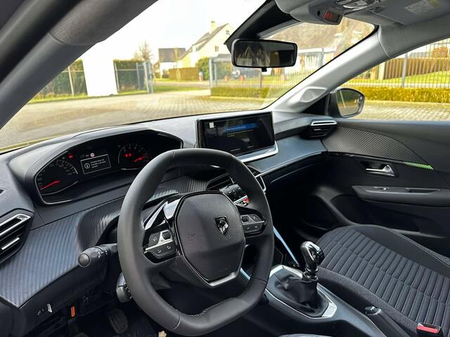 Peugeot 208 5-DEURS BERLINE 1.2 PureTech 102 pk NEW