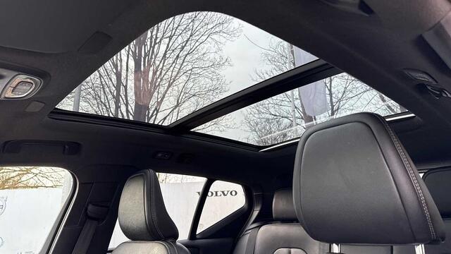 Volvo XC40 R-Design T3 3YEAR WARRANTY