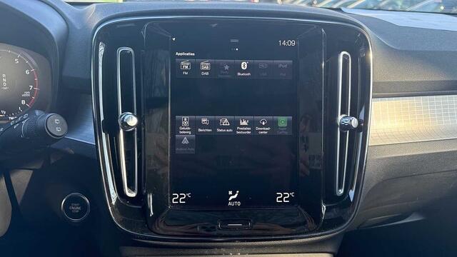 Volvo XC40 Momentum Pro, T2 Geartronic 3YEAR WARRANTY