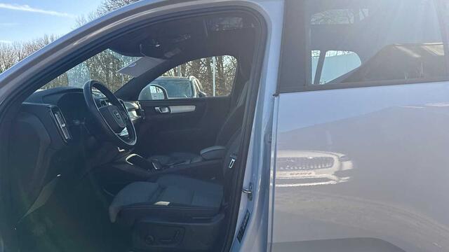 Volvo XC40 Momentum Pro, T2 Geartronic 3YEAR WARRANTY