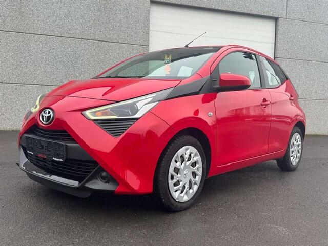 Toyota Aygo 5 d. 1,0 VVT-i 5MT x-play LHD