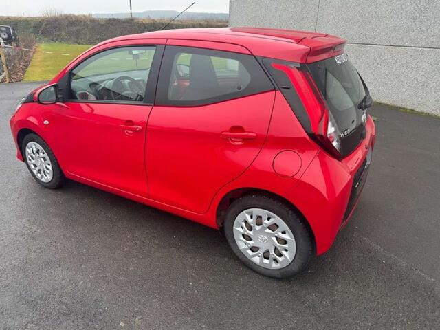 Toyota Aygo 5 d. 1,0 VVT-i 5MT x-play LHD