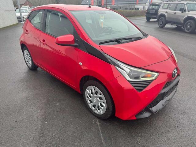 Toyota Aygo 5 d. 1,0 VVT-i 5MT x-play LHD