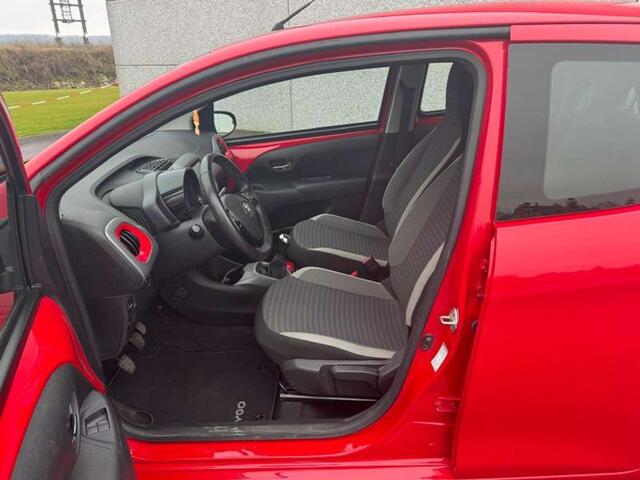 Toyota Aygo 5 d. 1,0 VVT-i 5MT x-play LHD