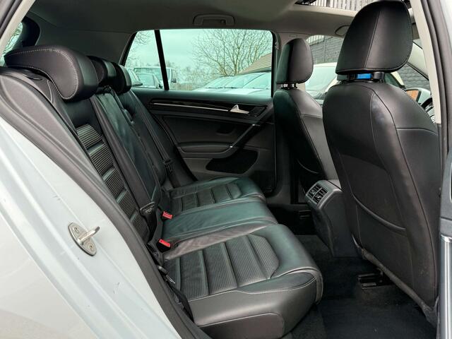 Volkswagen Golf 7.5 1.6 TDi R-LINE /CarPlay/Cockpit/Pano/Cam./Led/