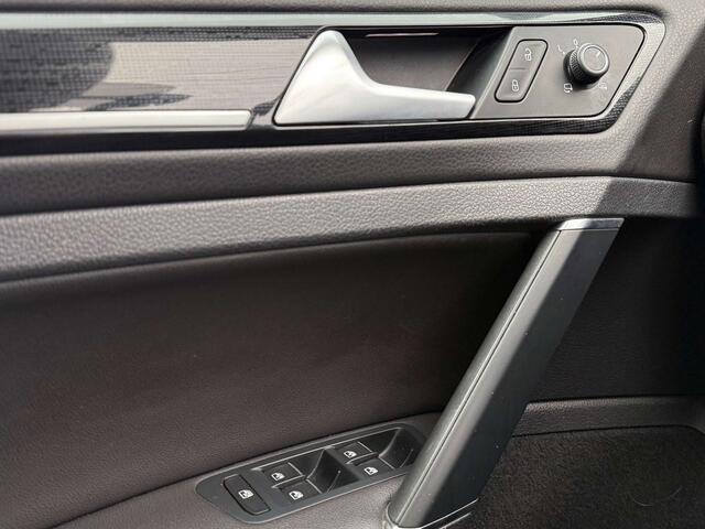 Volkswagen Golf 7.5 1.6 TDi R-LINE /CarPlay/Cockpit/Pano/Cam./Led/