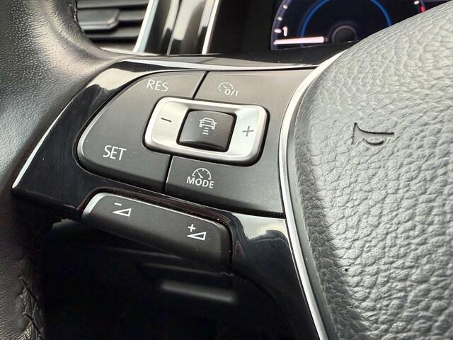 Volkswagen Golf 7.5 1.6 TDi R-LINE /CarPlay/Cockpit/Pano/Cam./Led/