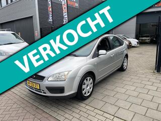 FORD FOCUS 1.6-16V Trend 2e Eigenaar! Trekhaak Airco NAP APK
