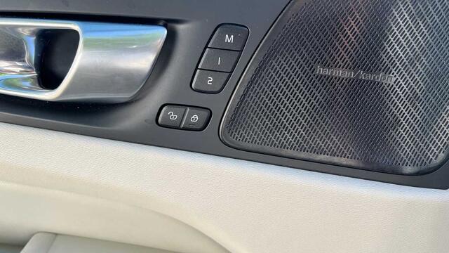 Volvo XC60 Recharge Plus Dark, T6 AWD Plug in Hybride 3YEAR WARRANTY