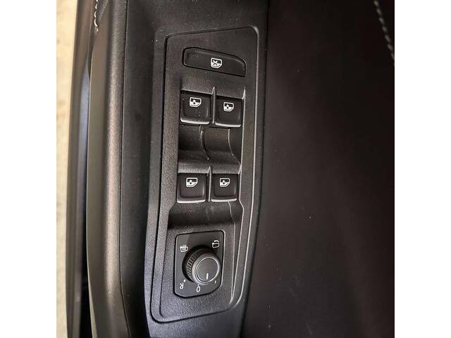Volkswagen T-ROC 1.5 TSI Style Black Pack ErgoActive Seat DSG 
