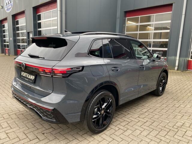 Volkswagen Tiguan 1.5 TSI EHYBRID R-LINE BLACK-OPTIK LEDER/PANO-DAK/TREKHAAK/LEDER/360-C