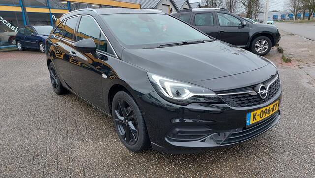 Opel Astra SPORTS TOURER+