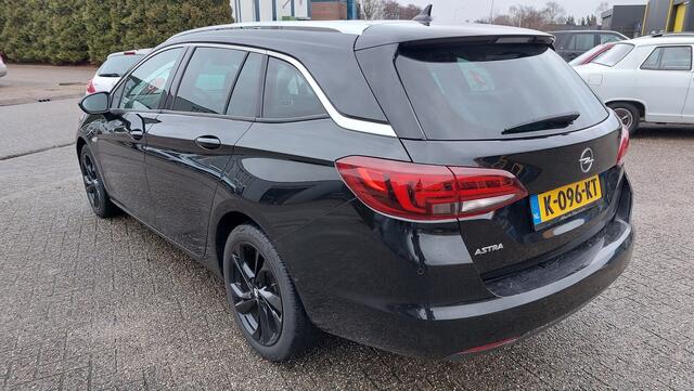 Opel Astra SPORTS TOURER+