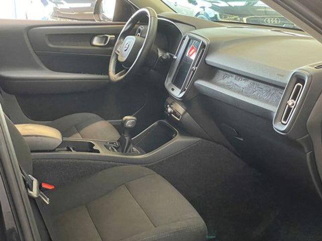 Volvo XC40 T2 Momentum App ConnectDigital CockpitSensoren achter