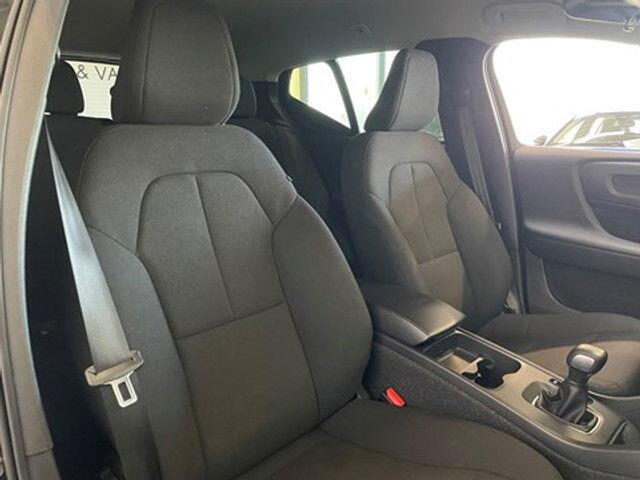 Volvo XC40 T2 Momentum App ConnectDigital CockpitSensoren achter