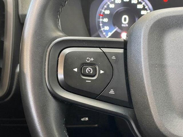 Volvo XC40 T2 Momentum App ConnectDigital CockpitSensoren achter