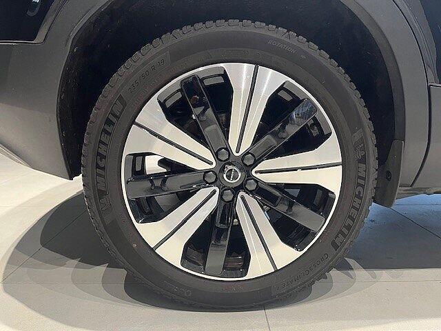 Volvo XC40 Recharge Ultimate, T4 plug-in hybrid, Électrique/essence, Dark