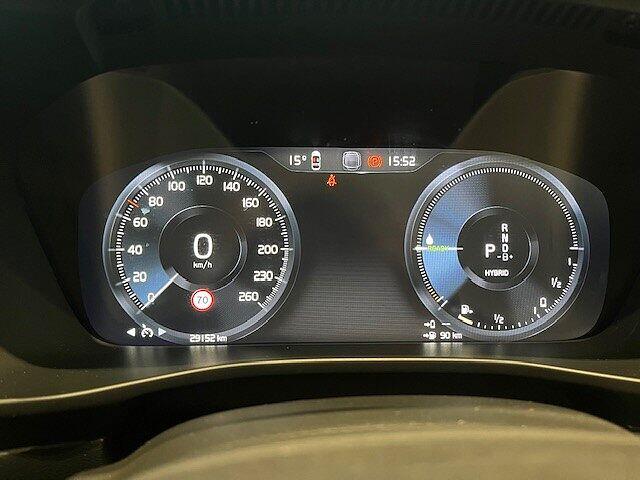 Volvo XC40 Recharge Ultimate, T4 plug-in hybrid, Électrique/essence, Dark
