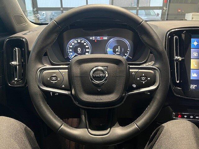 Volvo XC40 Recharge Ultimate, T4 plug-in hybrid, Électrique/essence, Dark