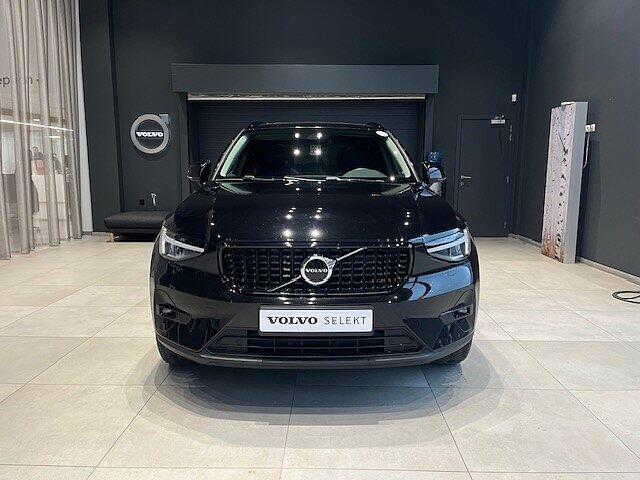 Volvo XC40 Recharge Ultimate, T4 plug-in hybrid, Électrique/essence, Dark