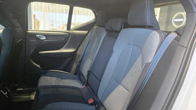 Volvo XC40 Momentum Pro, T2 manual