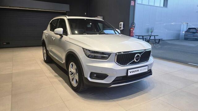 Volvo XC40 Momentum Pro, T2 manual