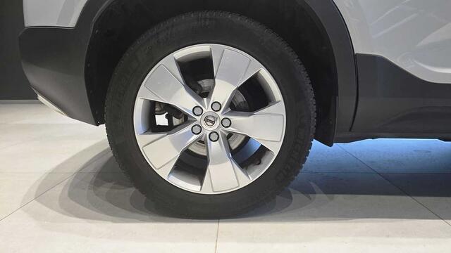 Volvo XC40 Momentum Pro, T2 manual