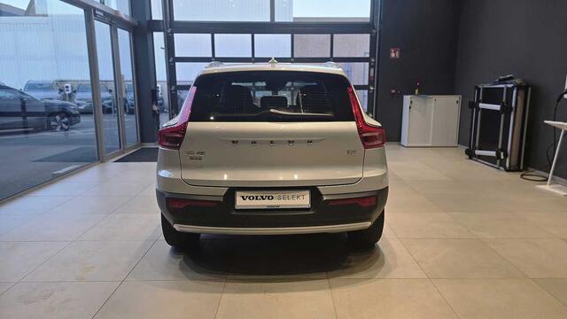 Volvo XC40 Momentum Pro, T2 manual