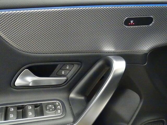 Mercedes-Benz CLA-Klasse 180 d ShootingBrake Luxury GTRONIC FULL LED-CUIR-NAVI